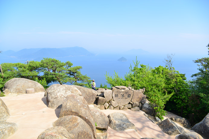 Trekking am Mt. Misen auf der heiligen Insel Miyajima, Aki (Hiroshima) Trekking am Mt. Misen auf der heiligen Insel Miyajima, Aki (Hiroshima)