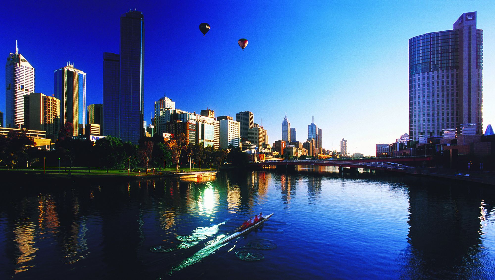 Die Skyline von Melbourne.