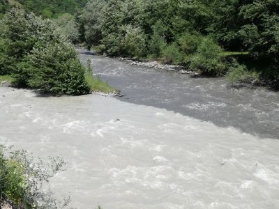 2 Flüsse treffen einander. Pasanauri. Georgien.