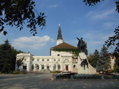 Statue der Kossuth Lajos. Kecskemet.
