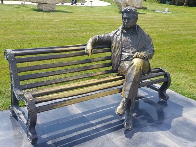 Statue von Chinghiz Aitmatov. Ruh-Ordo. Yssykköl.