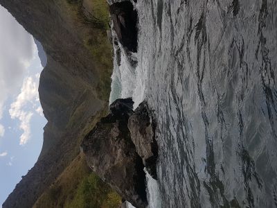 Bergfluss in Kirgisistan.