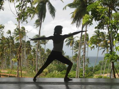 Asanas mit Ausblick – Yoga im Barberyn Beach Ayurveda Resort.