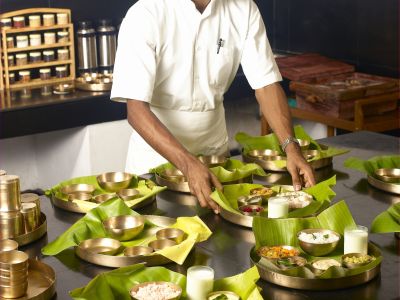 Im Kalari Kovilakom werden die ayurvedisch zubereiteten Speisen in Form eines typisch indischen Thalis gereicht.
