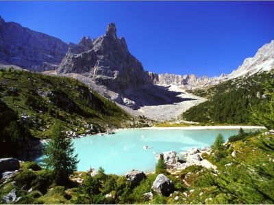 Der Bergsee Sorapiss im Faloria-Gebiet.