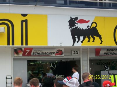 Boxengasse von Michael Schumacher beim Großen Preis von Ungarn 2012 auf dem weltberühmten Hungaroring.