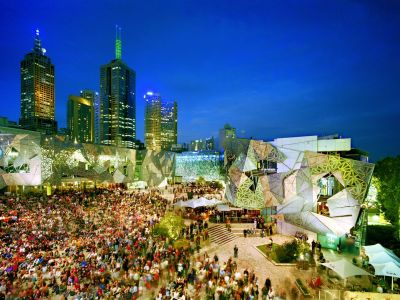 Der Melbourne Federation Square beim Australia Day.