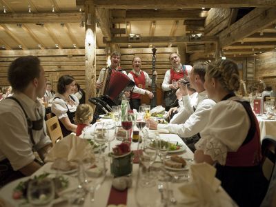 In rustikaler Atmosphäre wird in der Wildschönau gerne gefeiert und geheiratet.