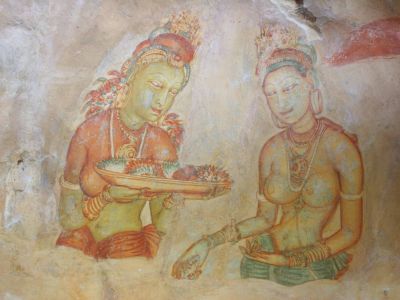 Uralte Fresken der „Wolkenmädchen am „Löwenfelsen von Sigiriya.