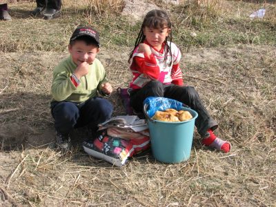 Farmer-Kinder in Kirgistan.