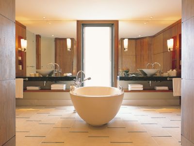 Die luxuriösen Badezimmer im Le Touessrok auf Mauritius.