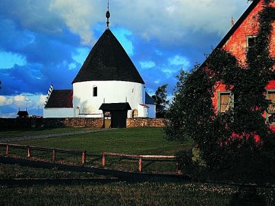 Von den sieben Rundkirchen Dänemarks liegen vier auf Bornholm.