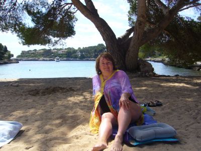 Kleiner Strand am Dorf von Porto Petro.