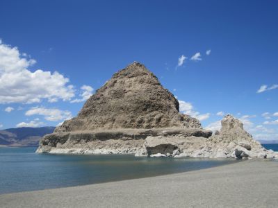 Der Pyramid Lake (Pyramidensee) in Nevada.
