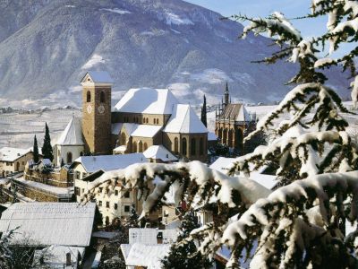 Schenna im Winter mit Schloss Schenna.