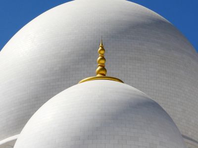 Die Schaich-Zayid-Moschee (engl. Sheikh Zayed Mosque) in Abu Dhabi.