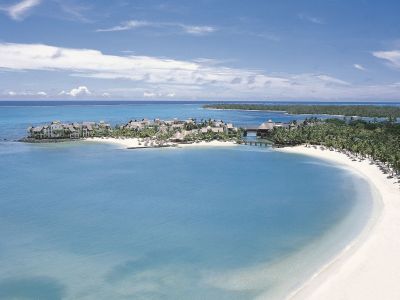 Das Sun Resorts Le Touessrok mit Strand.