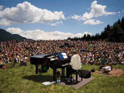 Das Festival „I Suoni delle Dolomiti/ Die Klänge der Dolomiten“ (30. Juni bis 31. August).