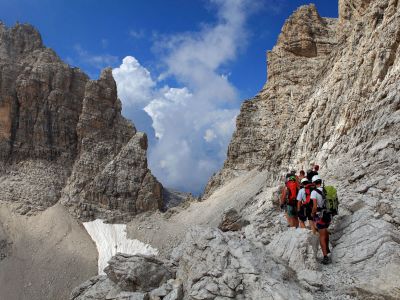 Herausfordernde Wandertouren in den Dolomiten von Trentino.