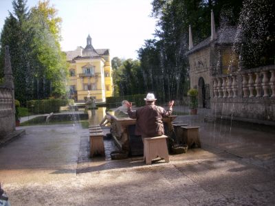 Wasserspiele im Park vom Schloss Hellbrunn.