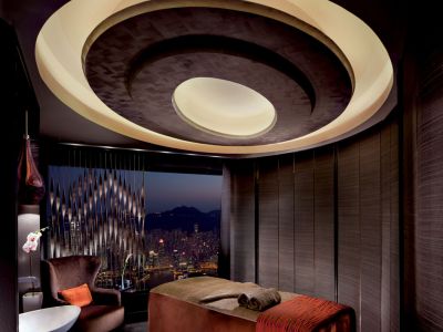 ESPA Behandlungsraum im Spa im The Ritz-Carlton in Hong Kong.