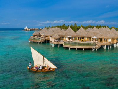 © The Nautilus Maldives Ausflug mit dem Wasserflugzeug, Schnorcheln mit dem Seabob oder Hochsee-Angeln auf der Luxus-Yacht: