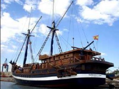 VALENCIA: ÜBERNACHTEN AUF DEM WASSER:
