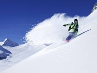 LAAX startet mit Porsche Design Studios in den Winter