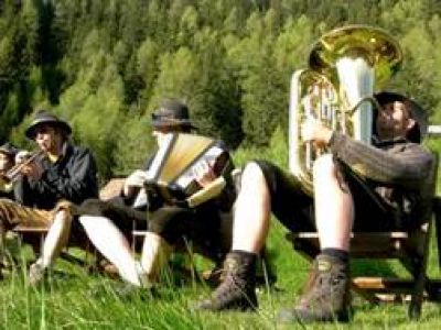 Köstliches Theater auf der Alm