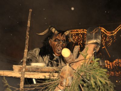 Es geht auch wild: Nikolaustraditionen im Alpenraum