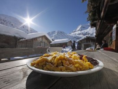 Südtirol: Sanfte Touren, Pistenspaß und Hüttenzauber