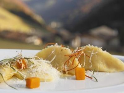 Südtirol/Italien: Gourmet-Reiseführer von „Roter Hahn“