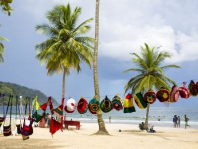 Von Ziegenrennen und Feiern am Strand