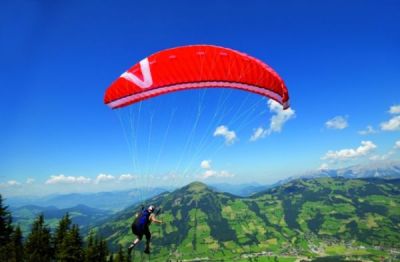 PARAGLIDING IM BRIXENTAL