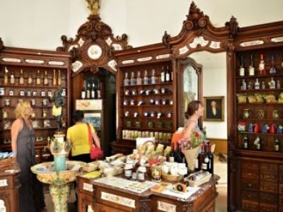 Historische Rokoko-Apotheke neuer Touristenmagnet in Pécs