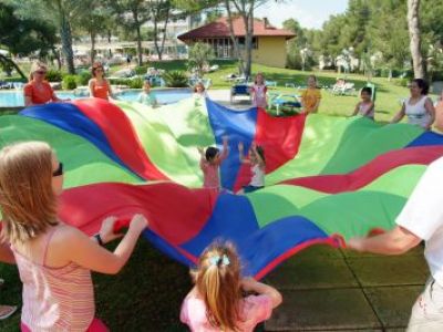 Osternest mit buntem Ferienprogramm