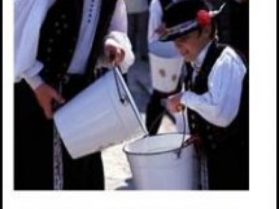 Traditionelle Feste im historischen Bergdorf